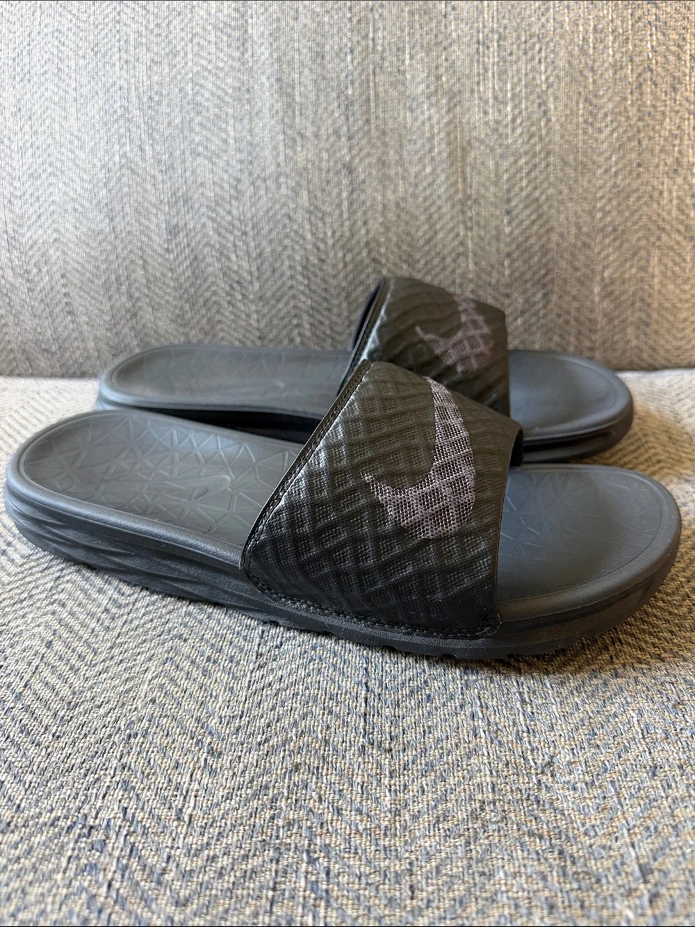 Nike Benassi Solarsoft 2 'Anthracite' Men’s Slip On Sandals Size: 8